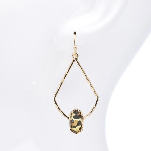 Teardrop Earrings w/Faux Black Stone - Picture 2 of 3